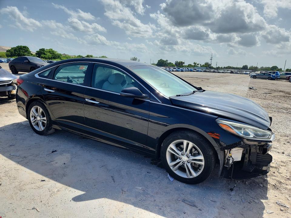 Photo 4 from auction – 2018 HYUNDAI SONATA with VIN 5NPE34AF6JH600386