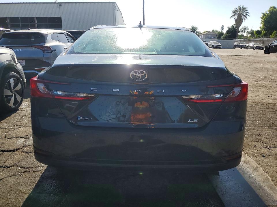 Photo 6 from auction – 2025 TOYOTA CAMRY with VIN 4T1DAACK1SU103694