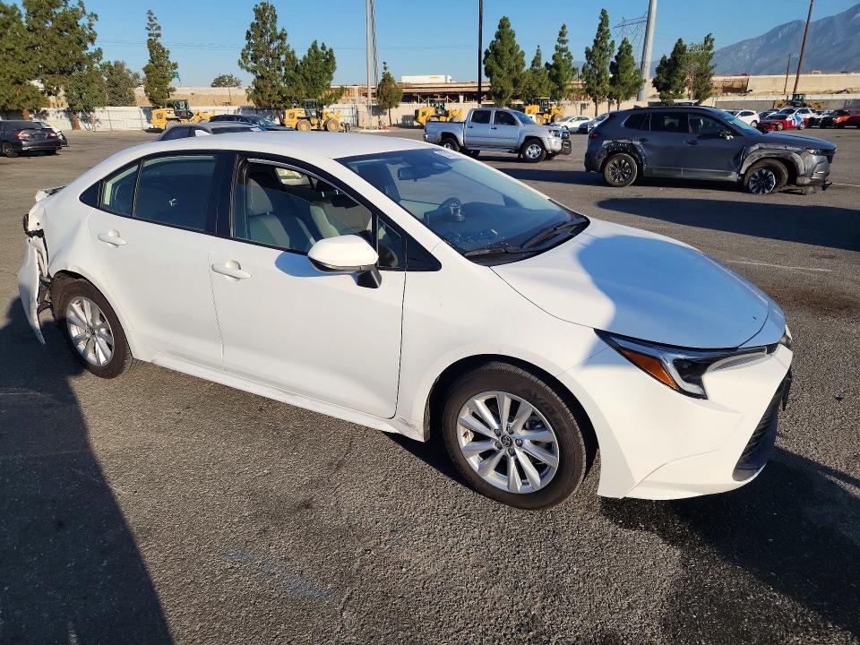 Photo 4 from auction – 2026 TOYOTA COROLLA HYBRID with VIN JTDBCMFEXT3138237