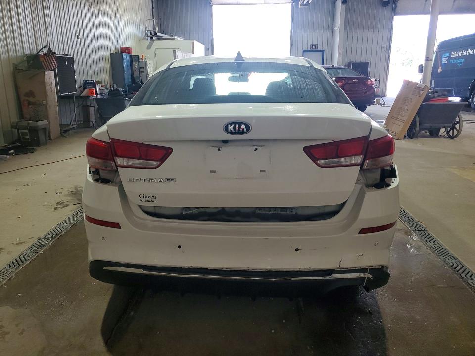 Photo 6 from auction – 2019 KIA OPTIMA with VIN 5XXGT4L3XKG325615
