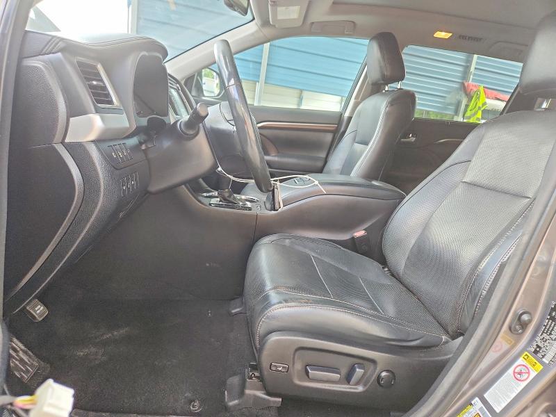 Photo 7 from auction – 2021 TOYOTA HIGHLANDER with VIN 5TDYKRFH3GS174800