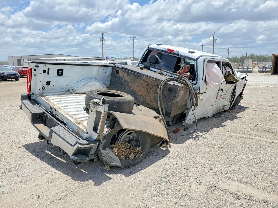 Photo 3 from auction – 2026 FORD F350 with VIN 1FT8W3BTXTEC40903
