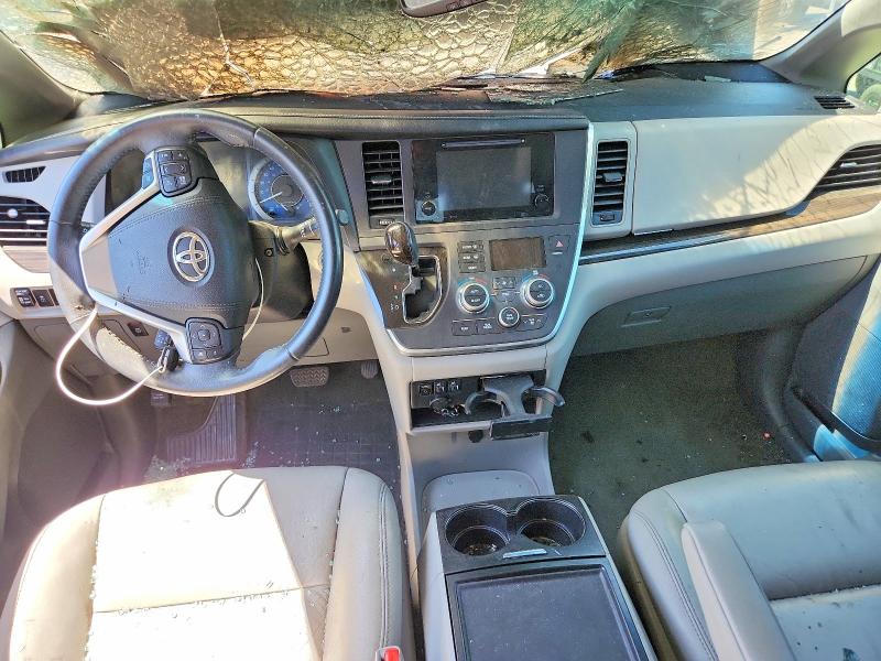 Photo 8 from auction – 2016 TOYOTA SIENNA with VIN 5TDYK3DC8GS747565