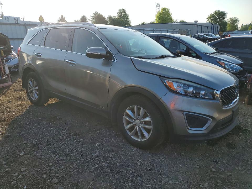 Photo 4 from auction – 2017 KIA SORENTO with VIN 5XYPGDA36HG330192