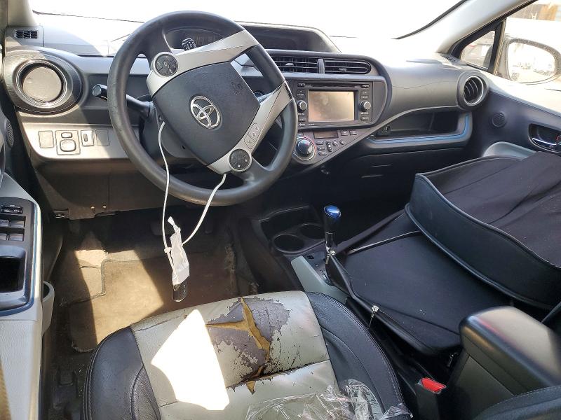 Zdjęcie 8 z aukcji – 2013 TOYOTA PRIUS C z VIN JTDKDTB34D1532843