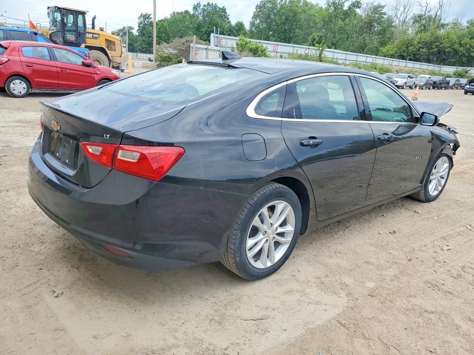 Photo 3 from auction – 2018 CHEVROLET MALIBU with VIN 1G1ZD5ST8JF102847