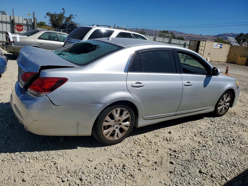 Photo 3 from auction – 2012 TOYOTA AVALON with VIN 4T1BK3DB5CU444774