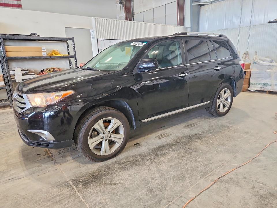 TOYOTA HIGHLANDER 2013 z numerem VIN 5TDDK3EH1DS238292 - Zdjęcie z aukcji