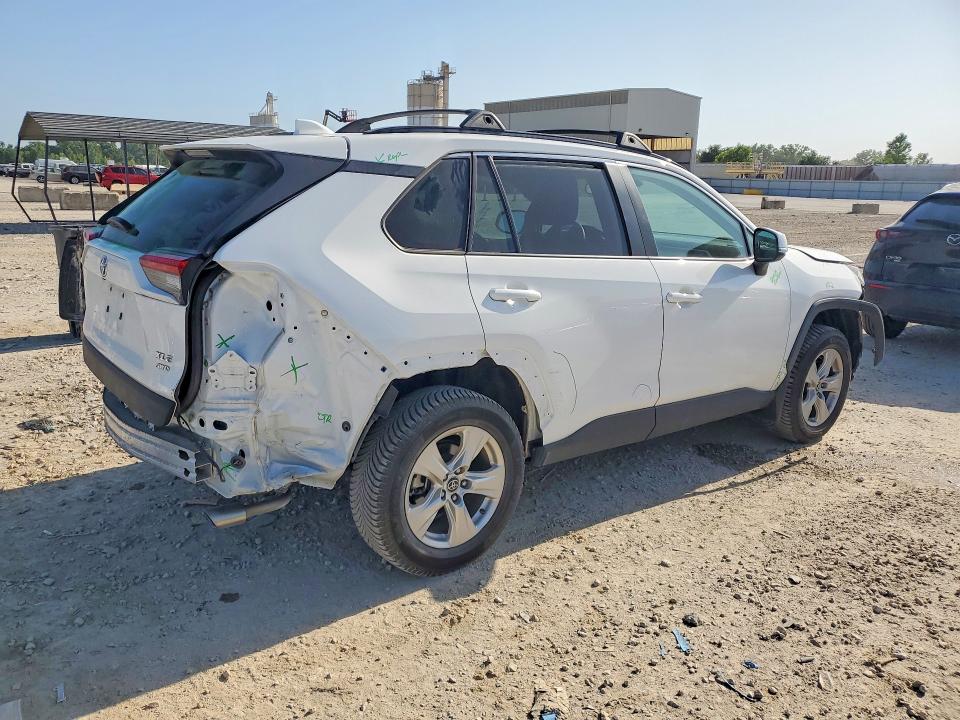 Photo 3 from auction – 2021 TOYOTA RAV4 with VIN 2T3P1RFV8MW246010