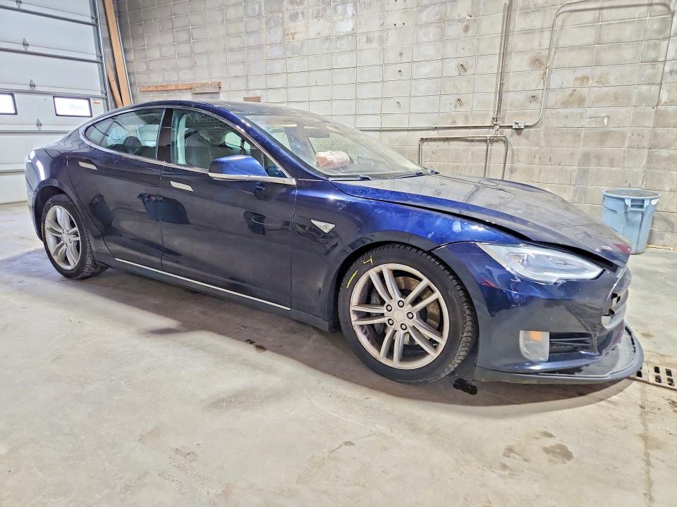 Photo 4 from auction – 2014 TESLA MODEL S with VIN 5YJSA1H1XEFP36428