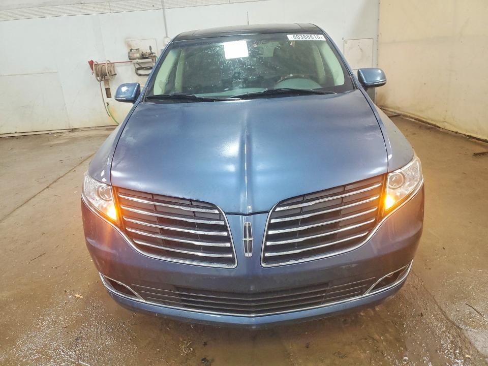 Photo 5 from auction – 2018 LINCOLN MKT with VIN 2LMHJ5AT1JBL02158