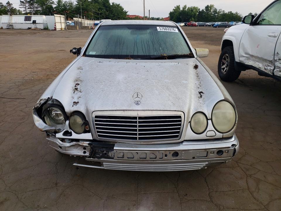 Photo 5 from auction – 1999 MERCEDES-BENZ E with VIN WDBJF82H7XX014630