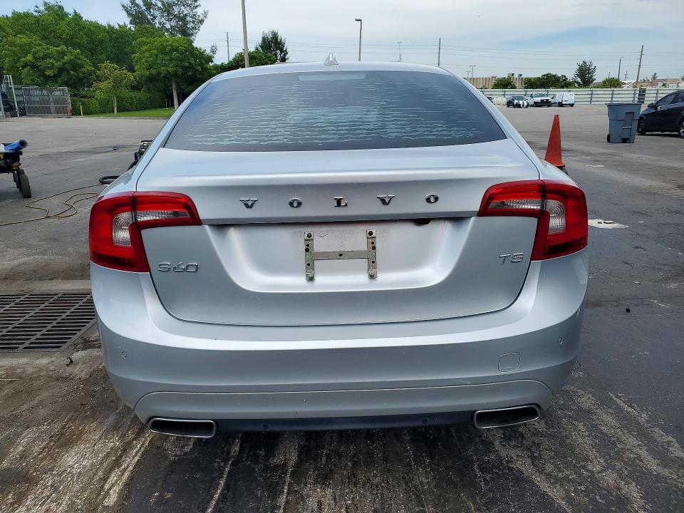 Photo 6 from auction – 2014 VOLVO S60 with VIN YV1612FS7E2290478