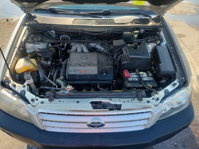 Photo 12 from auction – 2003 TOYOTA HIGHLANDER with VIN JTEGF21A930092273