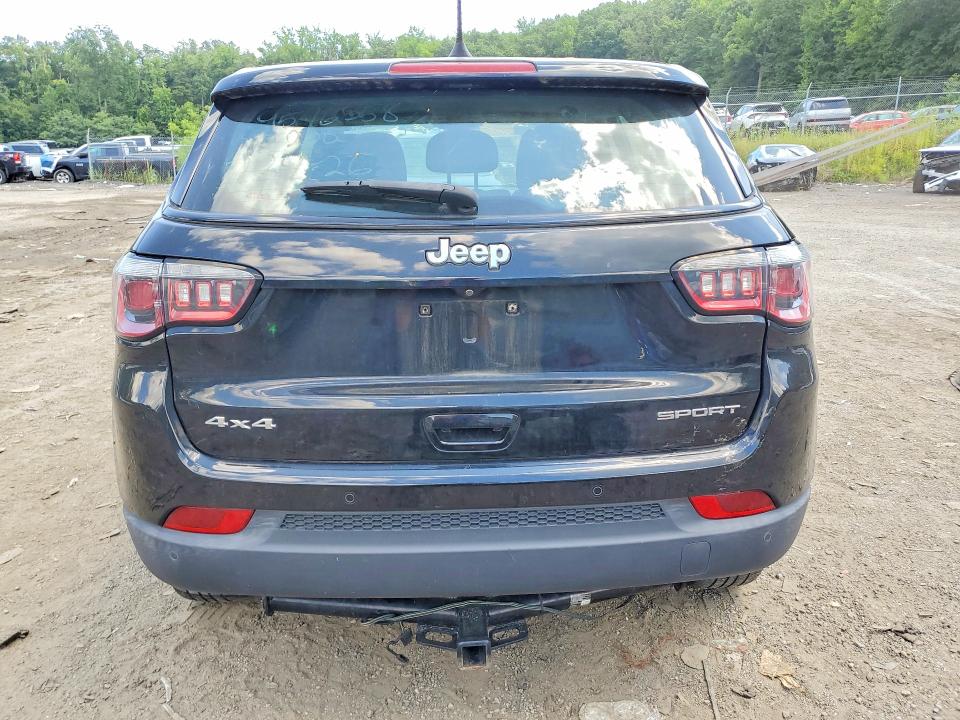 Photo 6 from auction – 2018 JEEP COMPASS with VIN 3C4NJDAB0JT231995