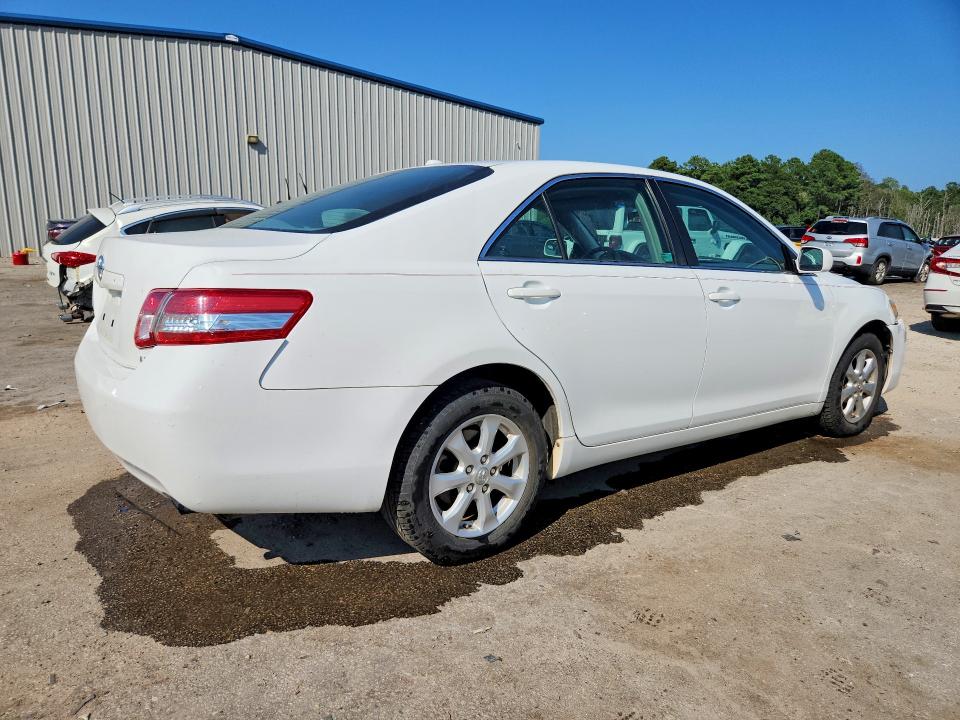 Photo 3 from auction – 2011 TOYOTA CAMRY with VIN 4T1BF3EK1BU582801
