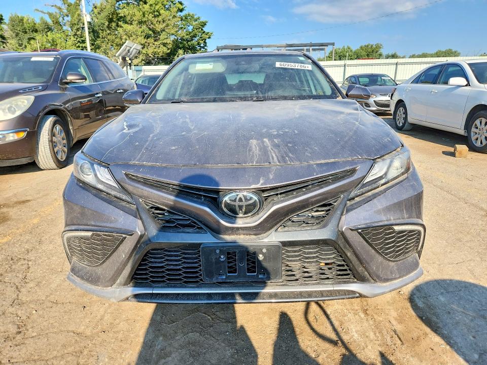 Photo 5 from auction – 2022 TOYOTA CAMRY with VIN 4T1K61AK0NU711786