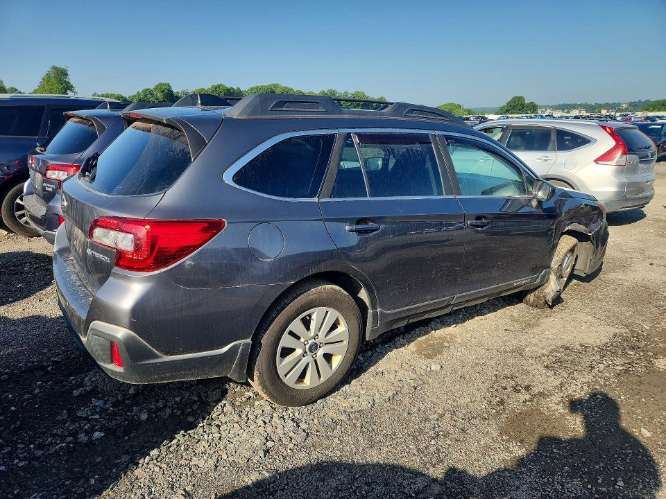 Photo 3 from auction – 2018 SUBARU OUTBACK with VIN 4S4BSACC2J3286377