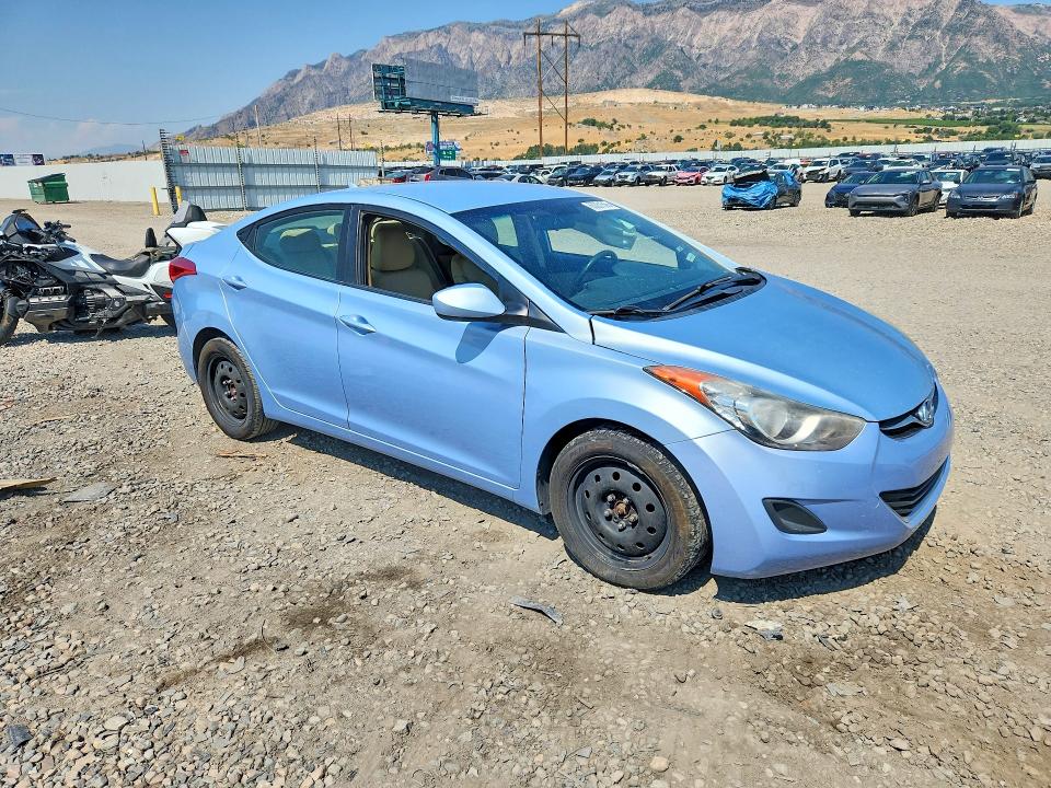 Photo 4 from auction – 2012 HYUNDAI ELANTRA with VIN KMHDH4AE8CU292002