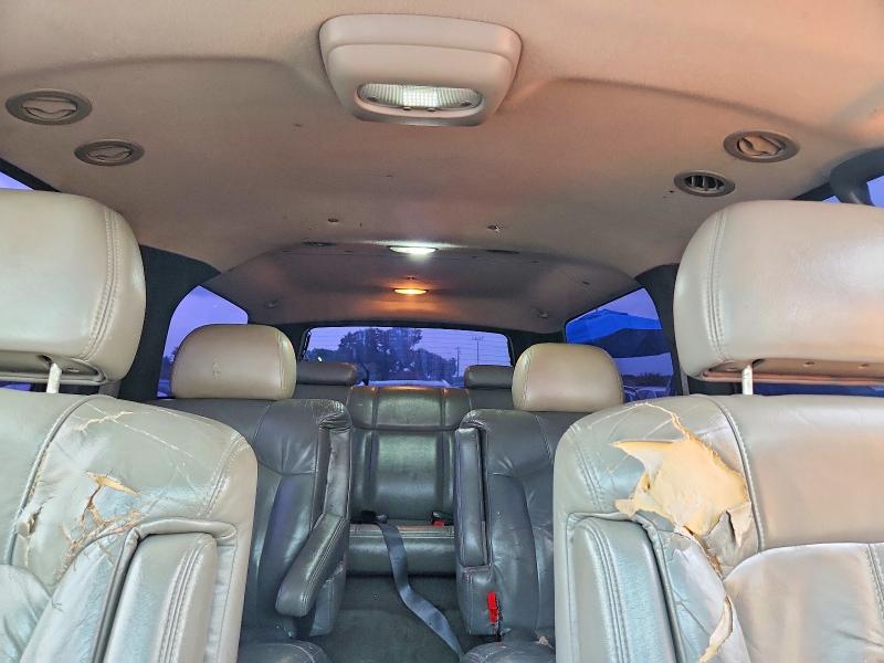 Photo 10 from auction – 2002 CHEVROLET SUBURBAN with VIN 1GNEC16Z92J230150