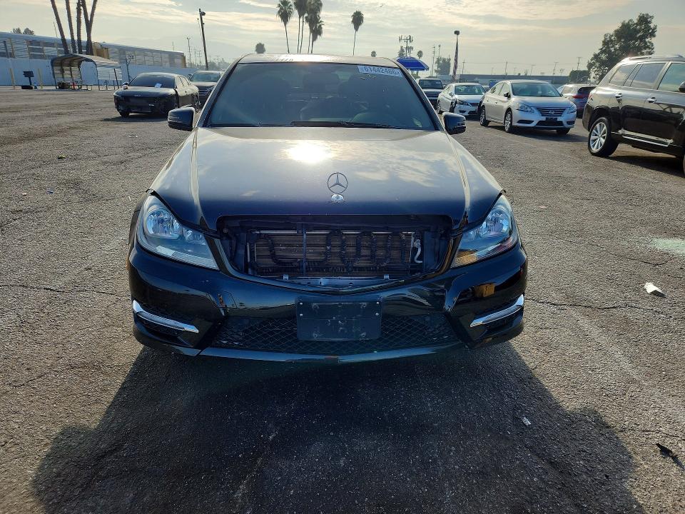 Photo 5 from auction – 2012 MERCEDES-BENZ C with VIN WDDGF8BB0CR204331