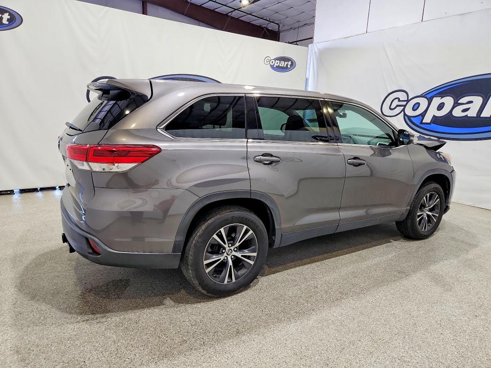 Photo 3 from auction – 2019 TOYOTA HIGHLANDER with VIN 5TDZZRFH3KS327376
