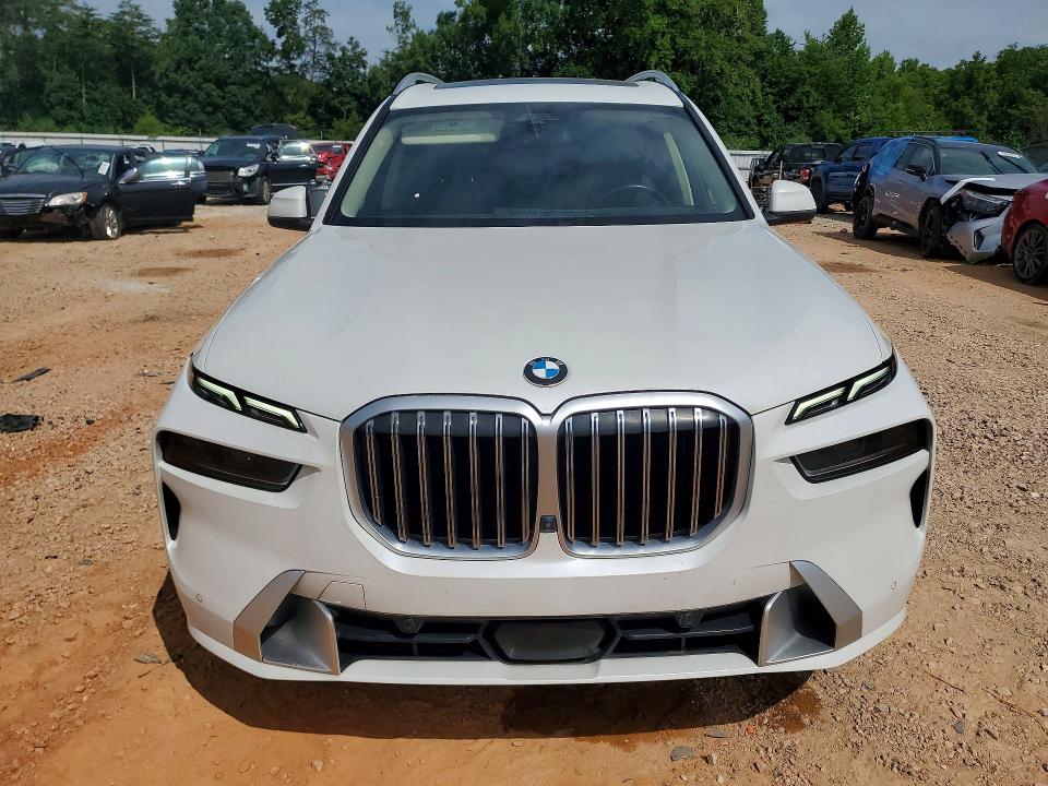 Photo 5 from auction – 2023 BMW X7 with VIN 5UX23EM02P9N95347