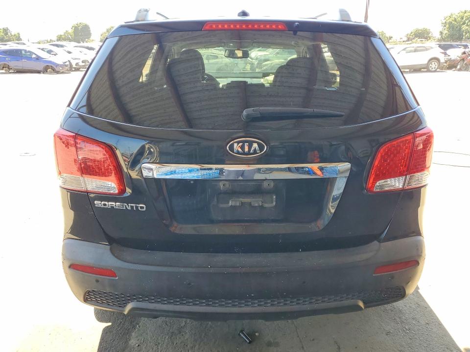 Photo 6 from auction – 2012 KIA SORENTO with VIN 5XYKT3A63CG286719