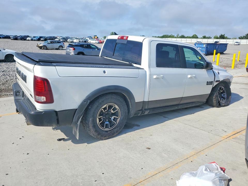 Снимка 3 от търг – 2015 RAM 1500 с VIN 1C6RR7YT1FS741704