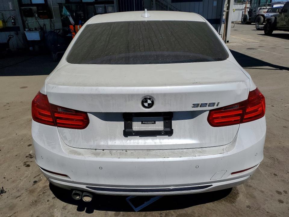 Photo 6 from auction – 2015 BMW 328 with VIN WBA3C1C59FK123338