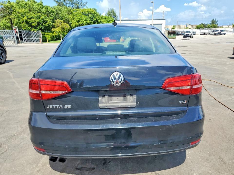Photo 6 from auction – 2015 VOLKSWAGEN JETTA with VIN 3VWD07AJ5FM326543