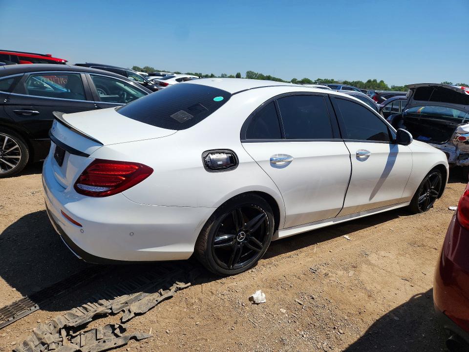 Photo 3 from auction – 2017 MERCEDES-BENZ E with VIN WDDZF4JB9HA019252