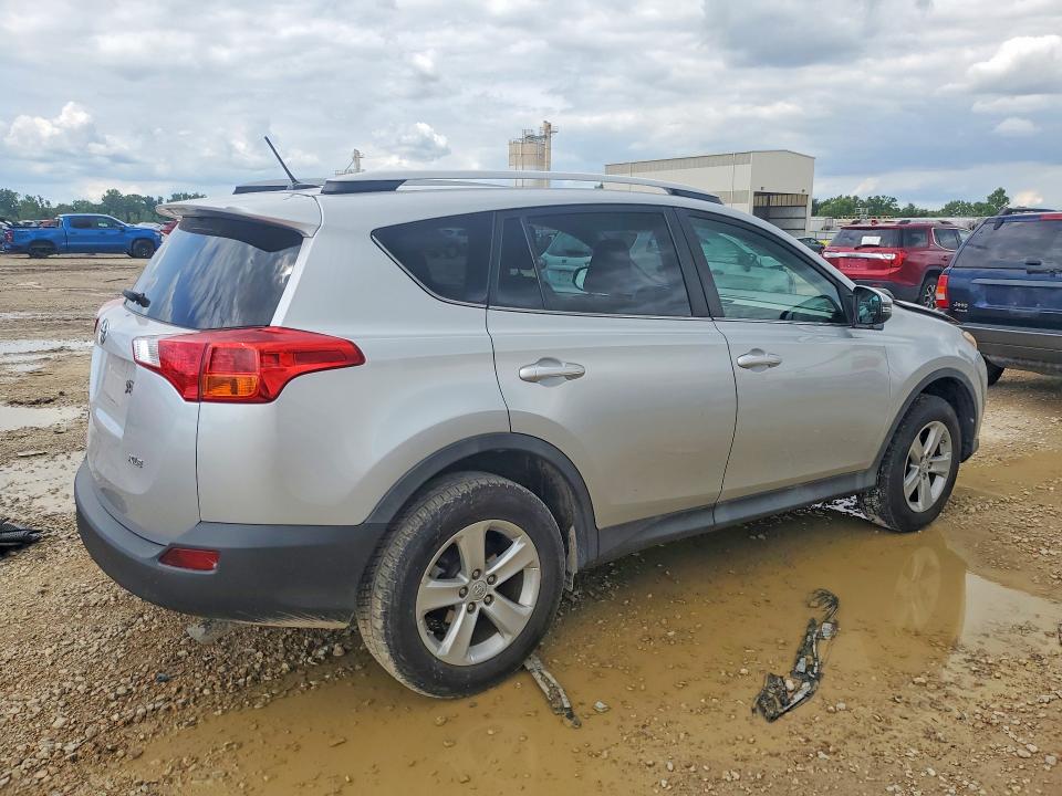 Photo 3 from auction – 2013 TOYOTA RAV4 with VIN 2T3WFREV2DW044424