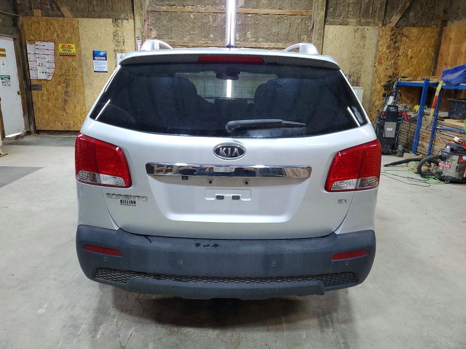 Photo 6 from auction – 2013 KIA SORENTO with VIN 5XYKUDA69DG399773