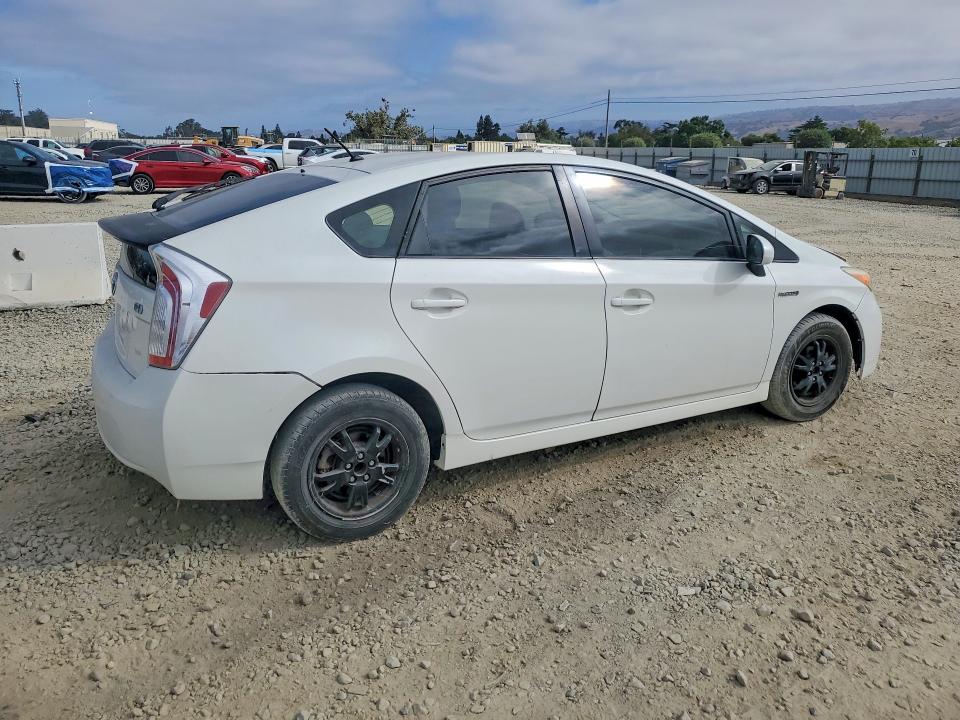 Photo 3 from auction – 2012 TOYOTA PRIUS with VIN JTDKN3DU9C5501226