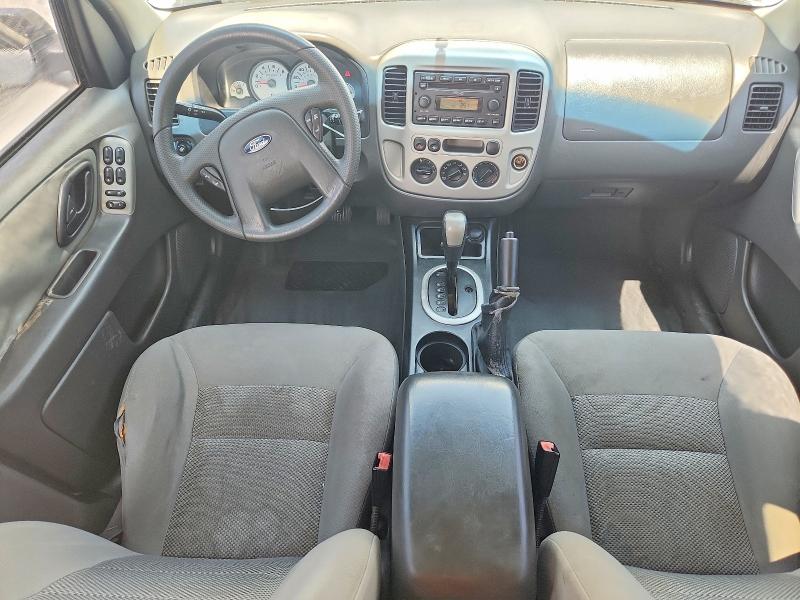 Photo 8 from auction – 2005 FORD ESCAPE with VIN 1FMYU03ZX5KB87143