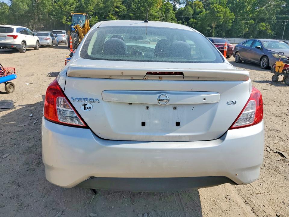 Photo 6 from auction – 2019 NISSAN VERSA with VIN 3N1CN7AP5KL852405