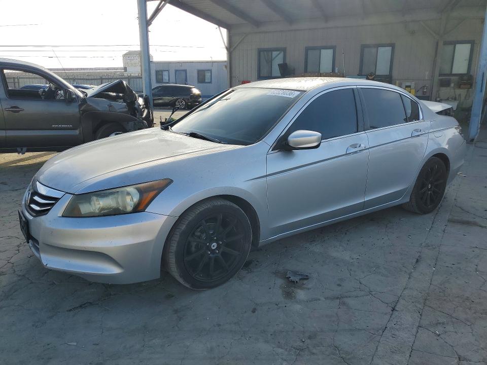 HONDA ACCORD 2012 z numerem VIN 1HGCP2F39CA242856 - Zdjęcie z aukcji