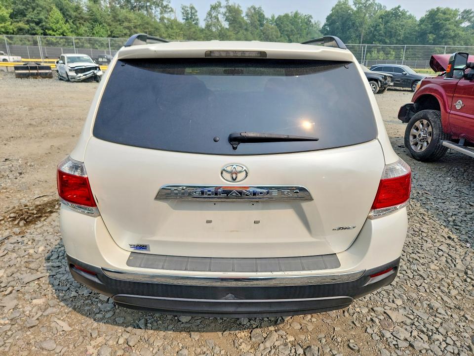 Photo 6 from auction – 2013 TOYOTA HIGHLANDER with VIN 5TDBK3EH9DS180262
