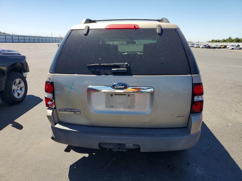 Photo 6 from auction – 2006 FORD EXPLORER with VIN 1FMEU73E26UB58802