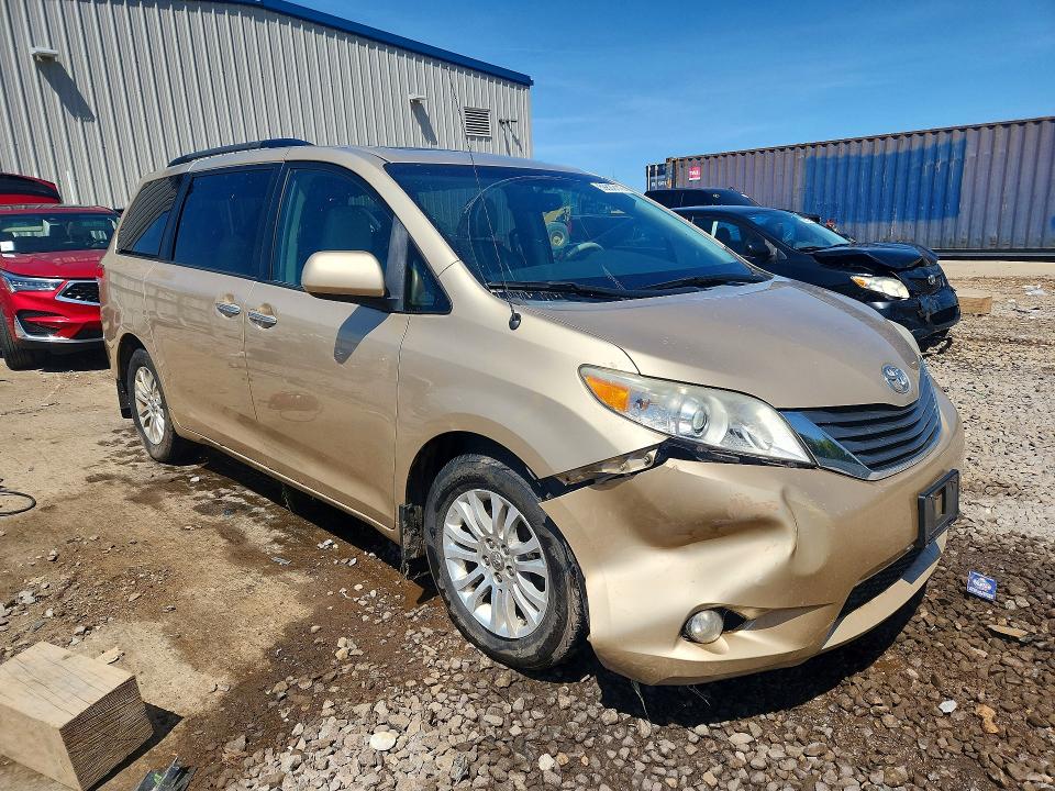 Photo 4 from auction – 2013 TOYOTA SIENNA with VIN 5TDYK3DC3DS304042
