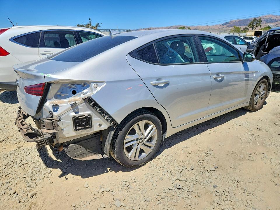 Photo 3 from auction – 2019 HYUNDAI ELANTRA with VIN 5NPD84LF0KH413124