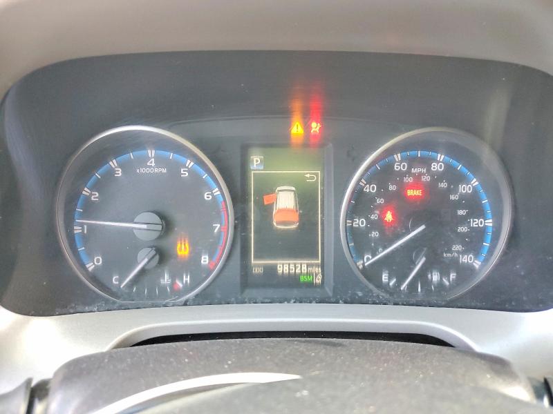 Photo 9 from auction – 2018 TOYOTA RAV4 with VIN 2T3WFREV8JW511728