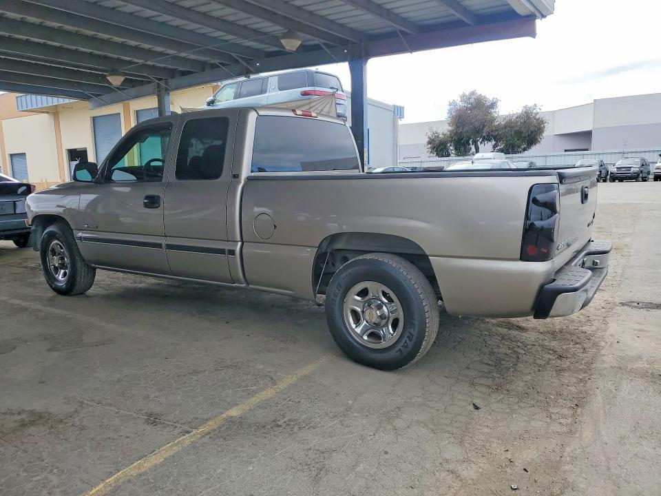 Photo 2 from auction – 2001 CHEVROLET SILVERADO with VIN 2GCEC19V311291469