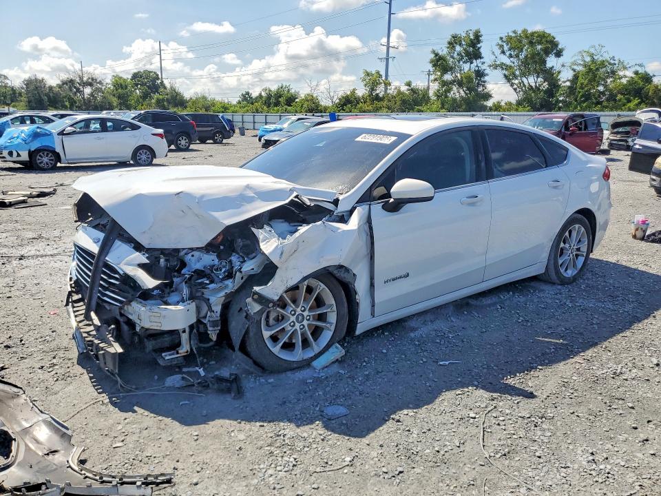 Zdjęcie 1 z aukcji – 2019 FORD FUSION z VIN 3FA6P0LU2KR110464