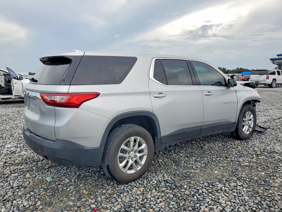 Photo 3 from auction – 2021 CHEVROLET TRAVERSE with VIN 1GNERFKW3MJ227626