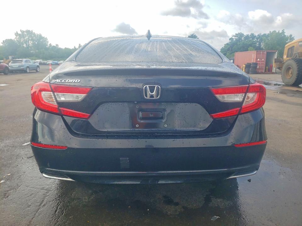 Снимка 6 от търг – 2018 HONDA ACCORD с VIN 1HGCV1F45JA144834