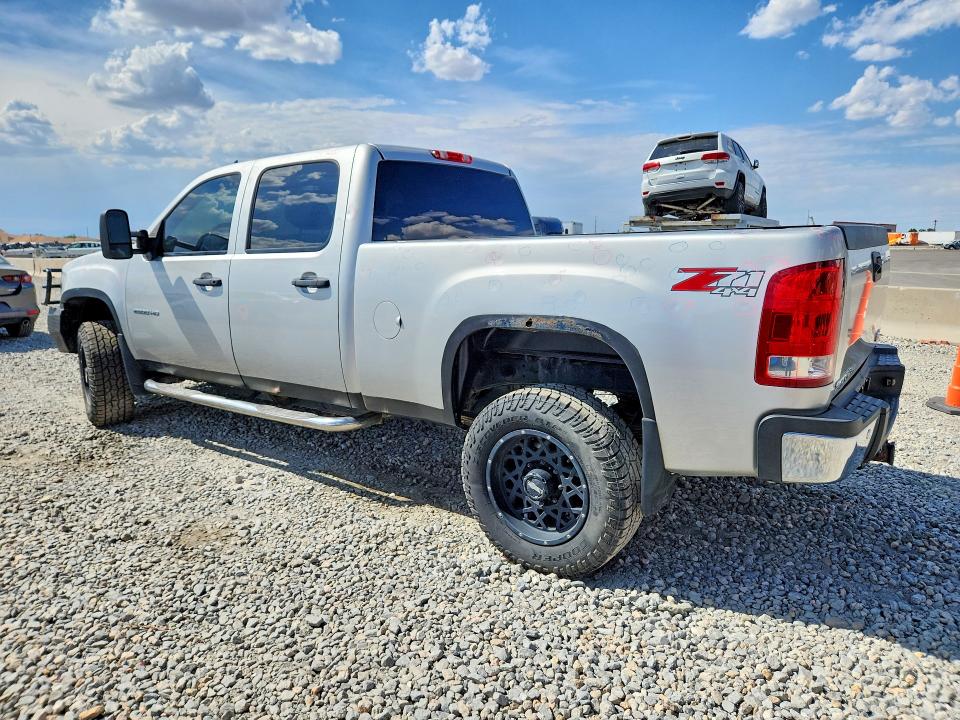 Photo 2 from auction – 2011 GMC SIERRA with VIN 1GT120CG0BF105421