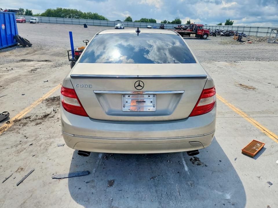 Photo 6 from auction – 2011 MERCEDES-BENZ C with VIN WDDGF5EB8BR171135