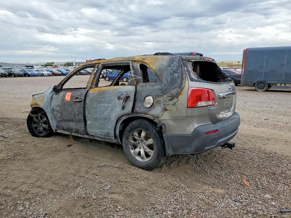 Photo 2 from auction – 2012 KIA SORENTO with VIN 5XYKT3A62CG225720